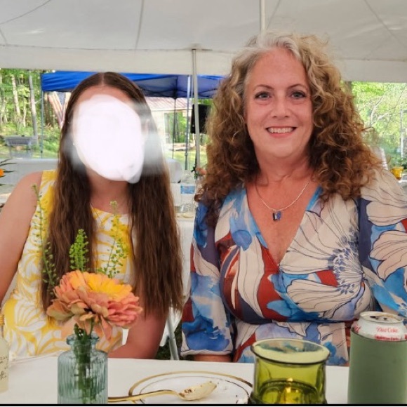 Meet your Posher, Kristen - Picture 2 of 2